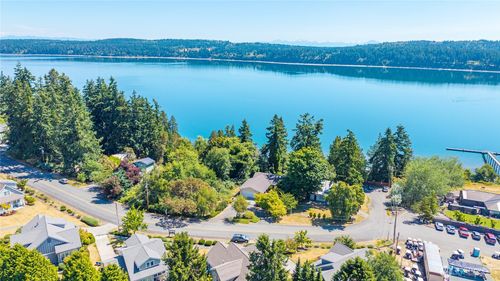 5017 Harbor Hills Dr, Freeland, WA, 98249-9798 | Card Image