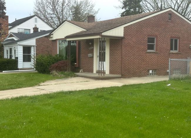 23735 W Chicago, House other with 3 bedrooms, 1 bathrooms and null parking in Redford MI | Image 4