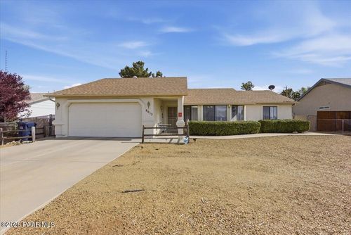 8015 E Loos Dr, Prescott Valley, AZ, 86314-6391 | Card Image