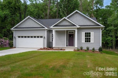 1721 Balfour Ln, Charlotte, NC, 28216-1104 | Card Image