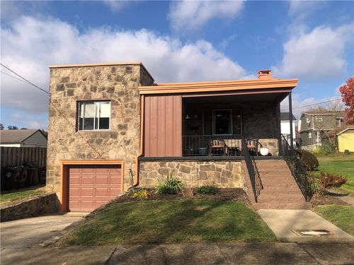 33 Kensington Cir, Uniontown, PA, 15401-2706 | Card Image