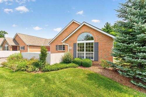 5700 Blendon Valley Dr, Columbus, OH, 43230-4222 | Card Image