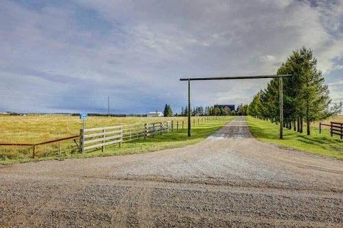 254041 Township Road 252, Rural Wheatland County, AB, T1P0W5 | Card Image