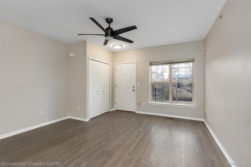 44 Adelaide St, Detroit, MI, 48201-3111 | Card Image