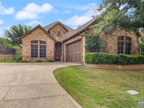 5801 Mira Lago Ln, Arlington, TX, 76017-3930 | Card Image