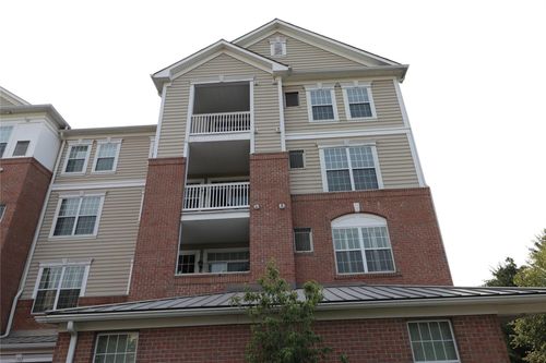 145 Regency Dr, Fishkill, NY, 12524-4935 | Card Image