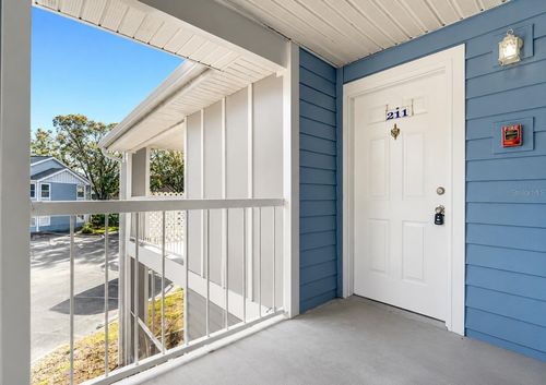 211-2585 Grassy Point Dr, LAKE MARY, FL, 32746-6546 | Card Image