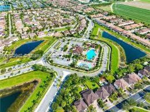 571 Se 37th Pl, Homestead, FL, 33033-6239 | Card Image