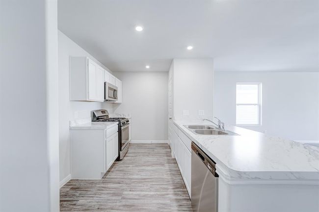 1030 Greenspointe Ave, House other with 5 bedrooms, 3 bathrooms and 2 parking in La Grange TX | Image 6