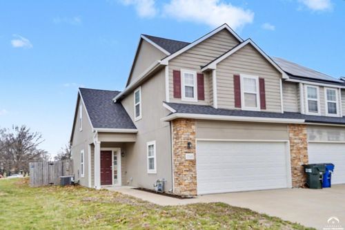 2343 Surrey Dr, Lawrence, KS, 66046-5542 | Card Image