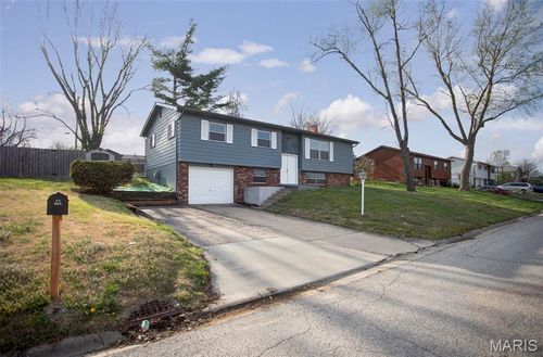 5808 Dogwood Ln, Godfrey, IL, 62035-1017 | Card Image