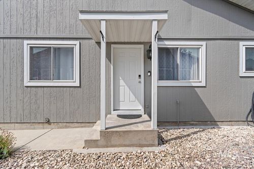 8584 W Rifleman St, Boise, ID, 83704-8351 | Card Image