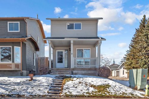 9 Mckenna Cres Se, Calgary, AB, T2Z1Y8 | Card Image