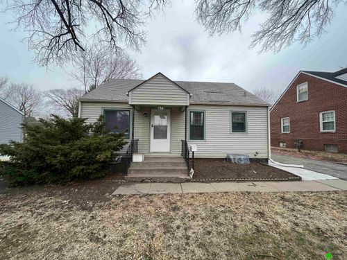 130 S 38th St, Lincoln, NE, 68510-1612 | Card Image
