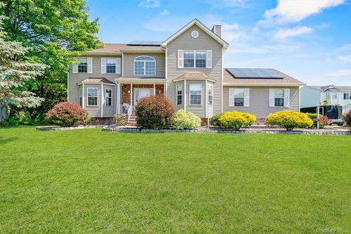 36 Lexington Dr, Newburgh, NY, 12550-1294 | Card Image