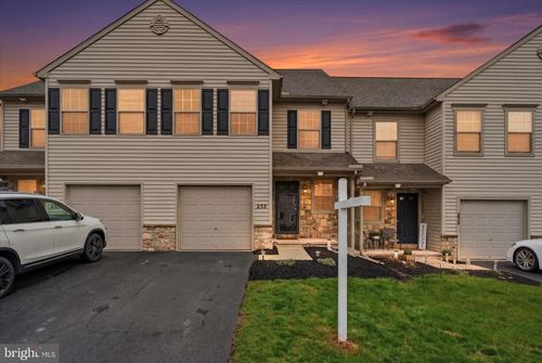 235 Cedar Run Dr, YORK, PA, 17404-9194 | Card Image