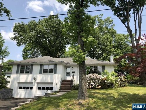 85 Phelps Ave, Cresskill, NJ, 07626-2421 | Card Image