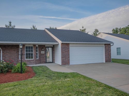 1215 Shepherds Dr, MOBERLY, MO, 65270-3704 | Card Image