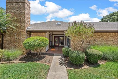 13000 Sandalwood Drive, House other with 4 bedrooms, 3 bathrooms and 2 parking in Woodway TX | Image 2