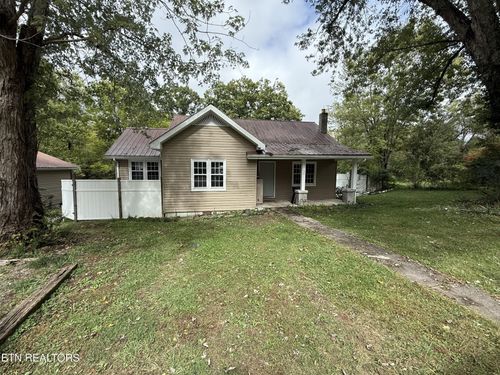 328 Wheeler Ave, Jamestown, TN, 38556-4235 | Card Image