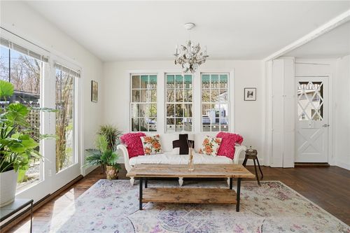 25 Fried Ave, Bristol, RI, 02809-4307 | Card Image