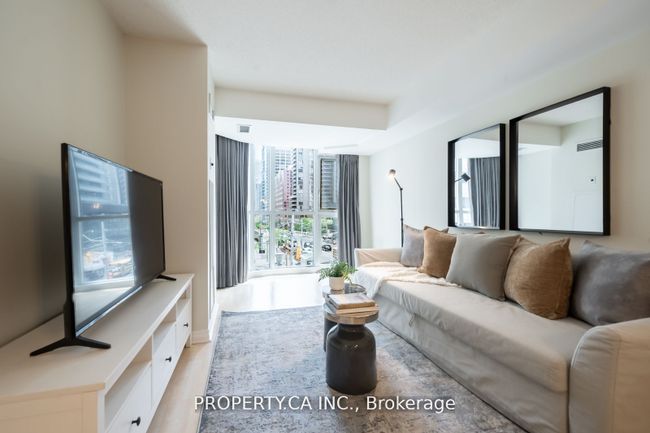 305 - 801 Bay St, Condo with 1 bedrooms, 2 bathrooms and 1 parking in Toronto ON | Image 12