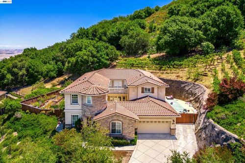 1111 Hawkshead Cir, San Ramon, CA, 94583-6004 | Card Image