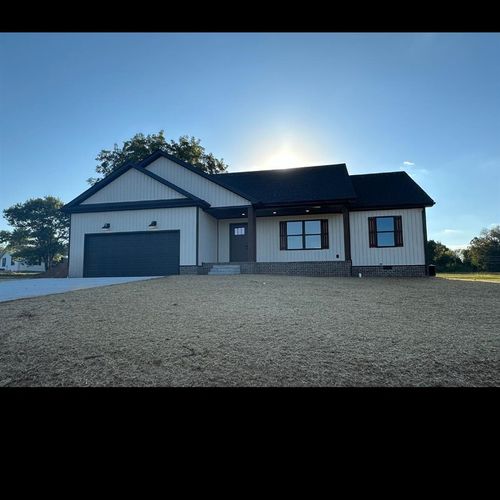 104 Skylar Dr, Auburn, KY, 42206-5286 | Card Image