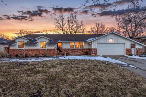 6511 E Murdock St, Wichita, KS, 67206-1551 | Card Image