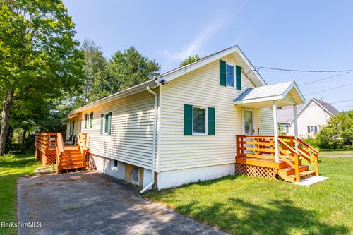 561 Pecks Rd, Pittsfield, MA, 01201-1312 | Card Image