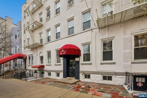 209-211 48th St, Union City, NJ, 07087-7728 | Card Image