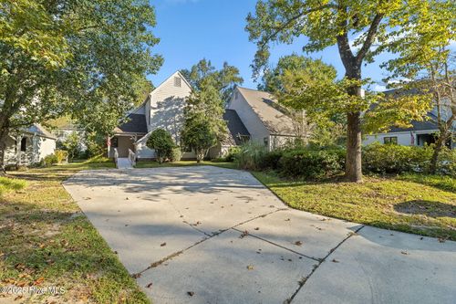 305 Saint Annes Moor, Wilmington, NC, 28412-7366 | Card Image