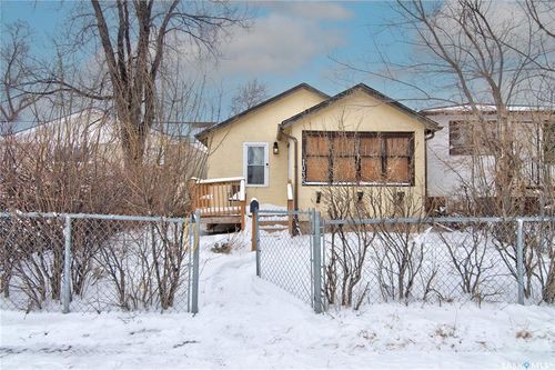 1035 Wallace St, Regina, SK, S4N3Y7 | Card Image
