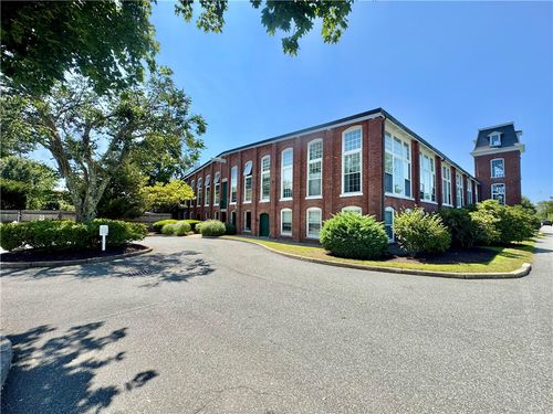 apt-202-40 Web Ave, North Kingstown, RI, 02852-6825 | Card Image