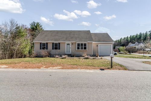 1 Lois Ln, Townsend, MA, 01469-0697 | Card Image