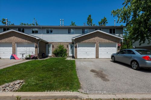 10-325 West St N, Orillia, ON, L3V7P4 | Card Image
