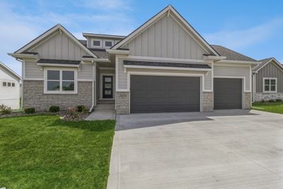 2805 Nw Linwood Court, Home with 4 bedrooms, 2 bathrooms and null parking in Ankeny IA | Image 2