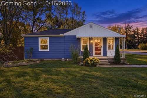 34129 Rhonswood St, Farmington Hills, MI, 48335-5265 | Card Image