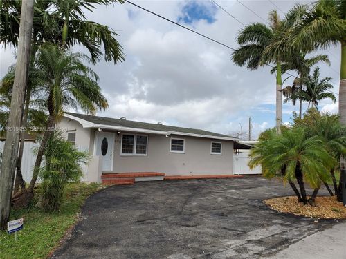 690 Sw 120th Ave, Miami, FL, 33184-1645 | Card Image