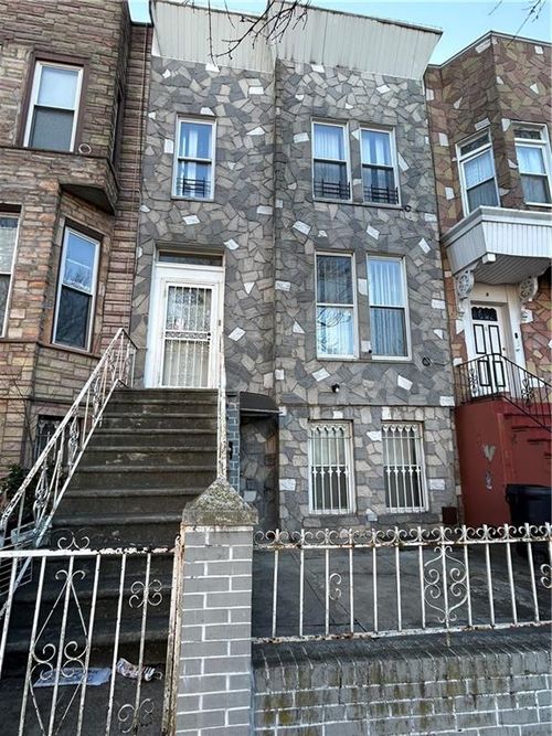 6 Pilling St, Brooklyn, NY, 11207-1609 | Card Image