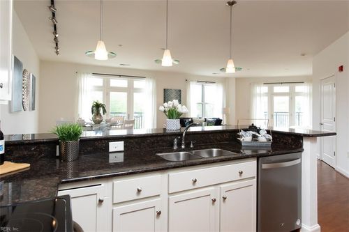 unit-320-670 Town Center Dr, Newport News, VA, 23606-4472 | Card Image