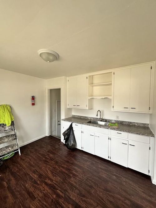 3622 Winona St, Flint, MI, 48504-3743 | Card Image