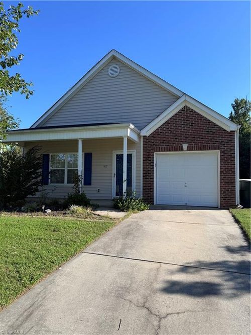 917 Redland Dr, Mc Leansville, NC, 27301-9271 | Card Image