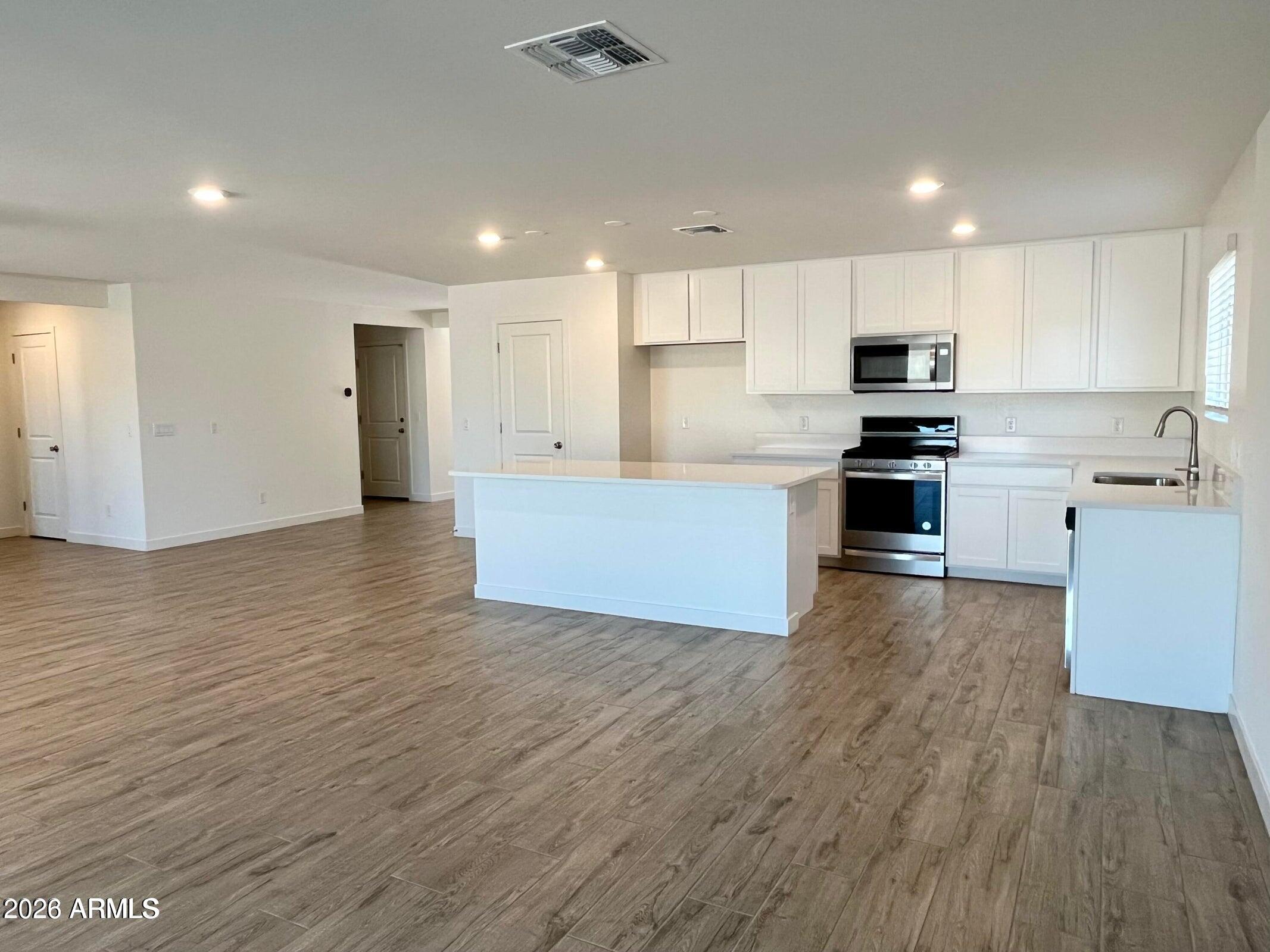Residential Lease in Avondale 4