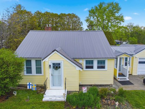 12 Kilkenny St, Lancaster, NH, 03584-3025 | Card Image