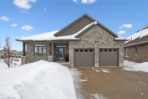 120 Village Rd, Wellesley, ON, N0B2T0 | Card Image