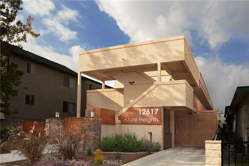 12617 Eucalyptus Ave, Hawthorne, CA, 90250-4274 | Card Image