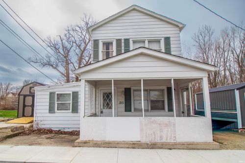 215 Best Ave, Winchester, IN, 47394-1601 | Card Image