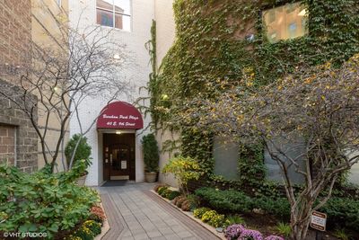 1518 - 40 E 9th Street, Condo with 1 bedrooms, 1 bathrooms and 1 parking in Chicago IL | Image 1