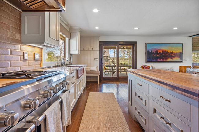 Chefs' Luxury Kitchen | Image 22